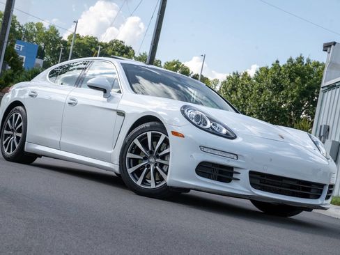 Used 2015 Porsche Panamera S RWD image 5
