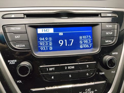 Used 2016 Hyundai Elantra SE FWD image 25