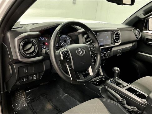 Used 2023 Toyota Tacoma TRD Off-Road w/ Technology Package AWD/4WD image 31