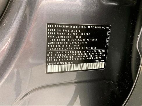 Used 2022 Volkswagen Tiguan SE w/ Panoramic Sunroof Package image 35