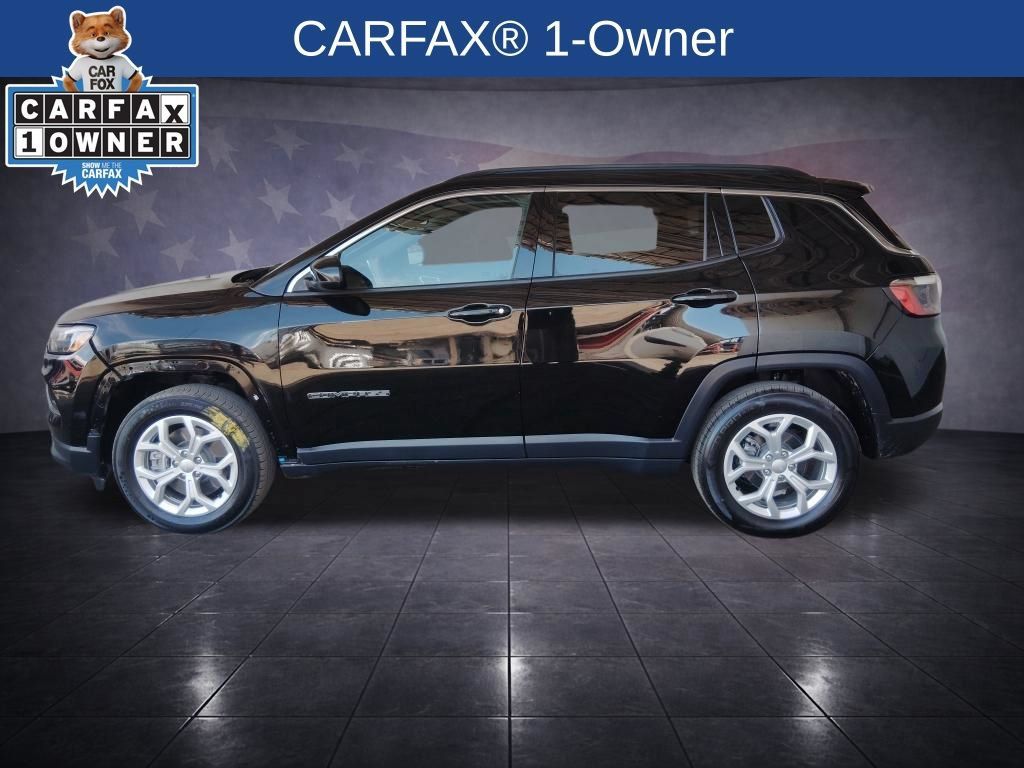 Used 2024 Jeep Compass Latitude AWD/4WD image 2