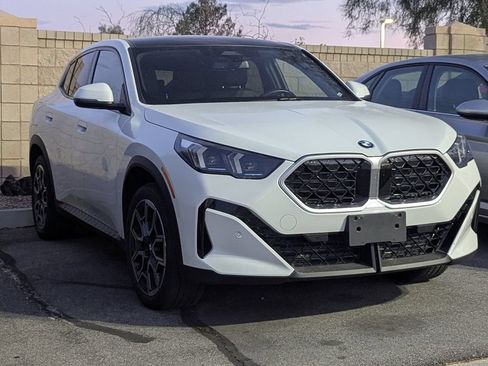 Used 2026 BMW X2 xDrive28i AWD/4WD image 3