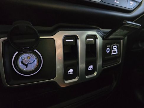 Used 2023 Jeep Wrangler Sport S image 23