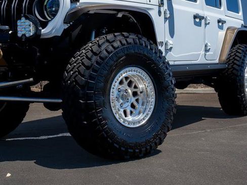 Used 2024 Jeep Wrangler Unlimited Rubicon 392 AWD/4WD image 2