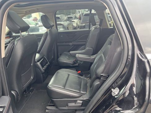 Used 2022 Lincoln Aviator Reserve w/ Elements Package Plus image 11