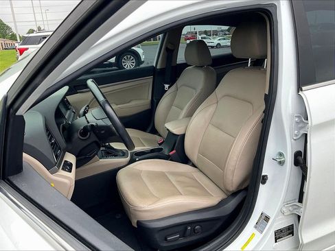Used 2017 Hyundai Elantra Limited FWD image 5