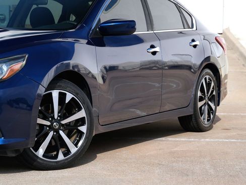 Used 2018 Nissan Altima 2.5 SR FWD image 21
