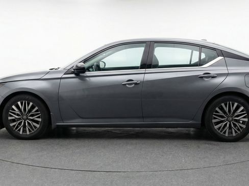 Used 2025 Nissan Altima 2.5 SV image 5