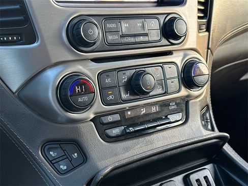 Used 2019 GMC Yukon XL Denali w/ Denali Ultimate Package image 34