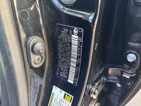 Used 2025 Toyota Corolla LE FWD image 27