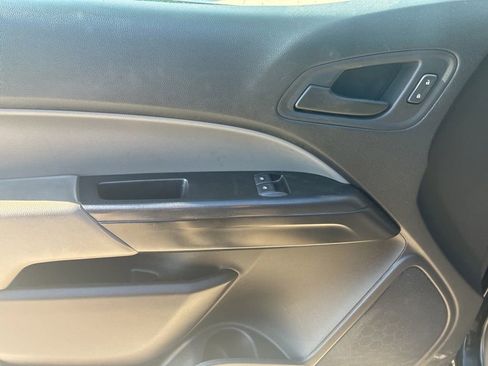 Used 2022 Chevrolet Colorado W/T w/ WT Convenience Package RWD image 15