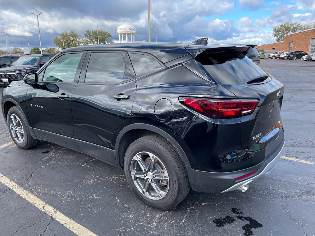Used 2023 Chevrolet Blazer LT w/ Driver Confidence Package FWD image 3