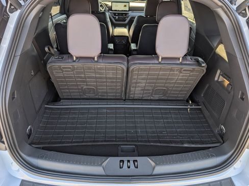 New 2026 Ford Explorer Platinum image 14