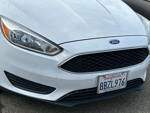 Used 2018 Ford Focus SE image 9
