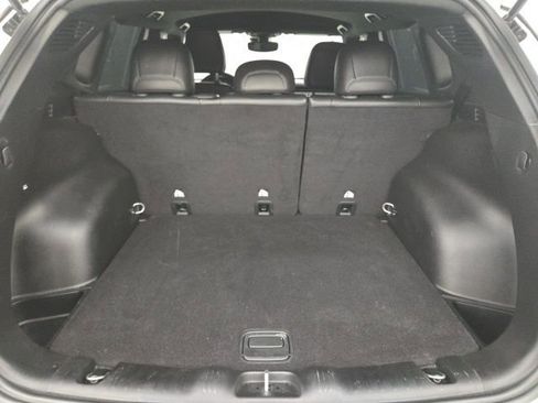 Used 2023 Jeep Compass Limited image 28