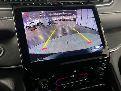 Used 2023 Jeep Grand Cherokee L Limited w/ Trailer Tow Group (B) image 22