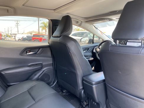 Used 2024 Toyota Prius XLE FWD image 25