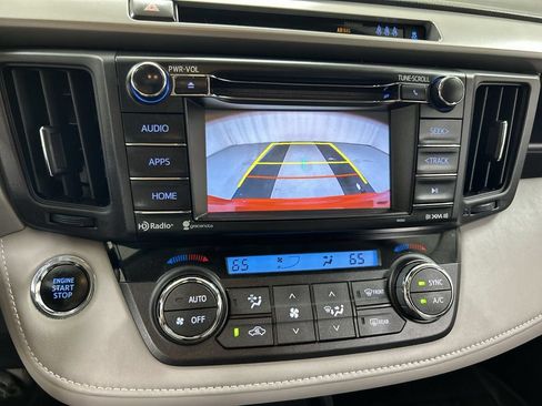 Used 2017 Toyota RAV4 XLE AWD/4WD image 15