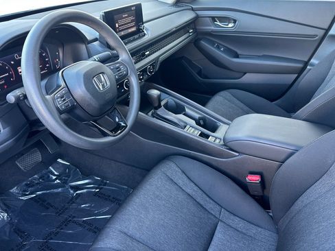 Used 2025 Honda Accord SE image 9