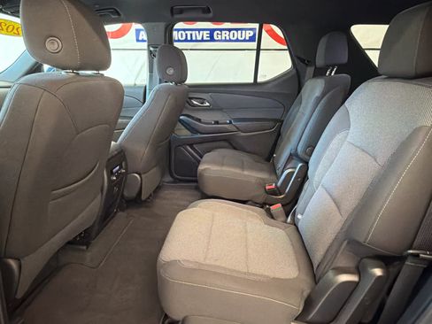 Used 2023 Chevrolet Traverse LT FWD image 20
