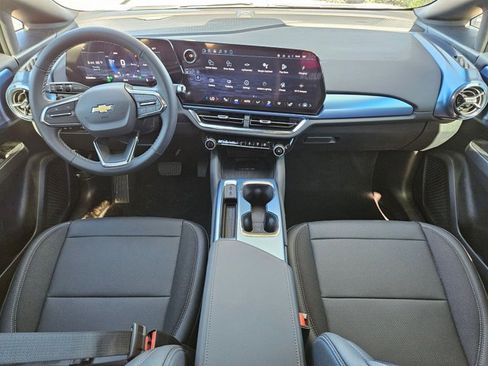 New 2026 Chevrolet Equinox EV LT image 12