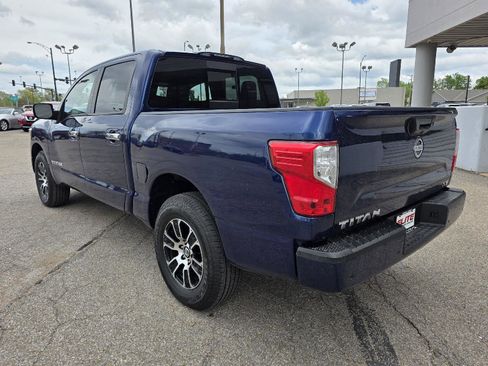 Used 2021 Nissan Titan SV AWD/4WD image 8