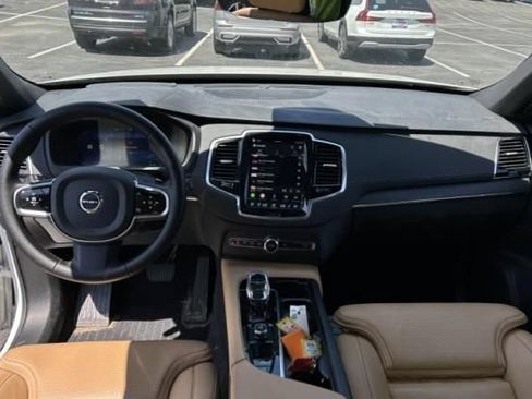 Used 2024 Volvo XC90 T8 Ultimate w/ Protection Package Premier AWD/4WD image 8