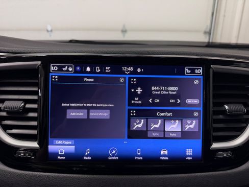 Used 2024 Chrysler Pacifica Touring-L FWD image 22