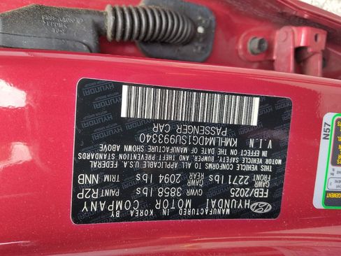 Used 2025 Hyundai Elantra Sport FWD image 33