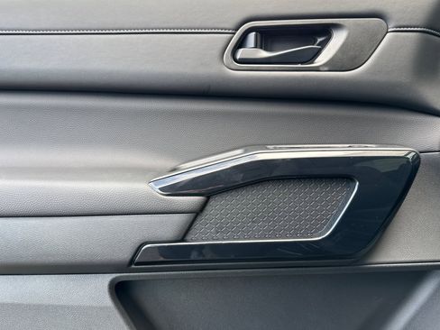 New 2025 Nissan Pathfinder SV image 8