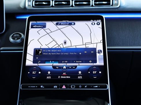 Used 2022 Mercedes-Benz S 500 4MATIC w/ AMG Line Package image 34