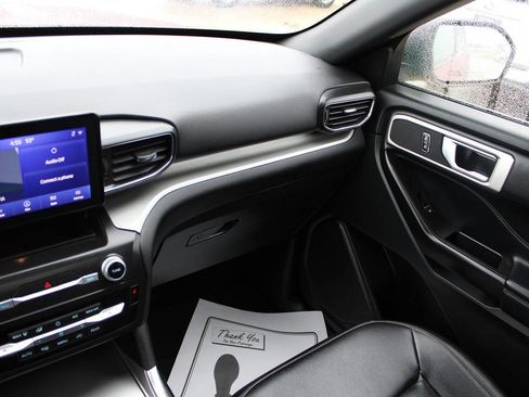 Used 2020 Ford Explorer XLT w/ Equipment Group 202A image 18