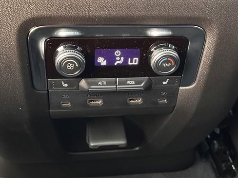 New 2026 GMC Yukon XL Elevation image 19