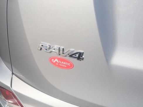 Used 2017 Toyota RAV4 LE w/ All Weather Liner Package AWD/4WD image 21