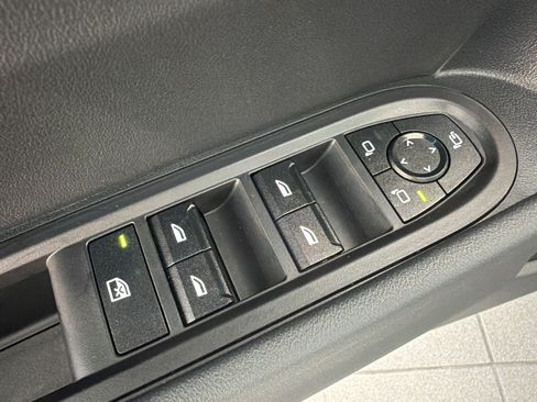 Certified 2026 MINI Cooper 4-Door Hardtop FWD image 15