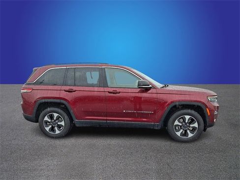 Used 2024 Jeep Grand Cherokee Limited 4xe image 4