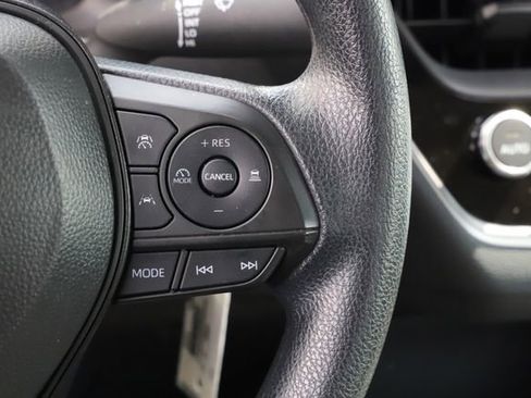 Used 2025 Toyota Corolla LE FWD image 22