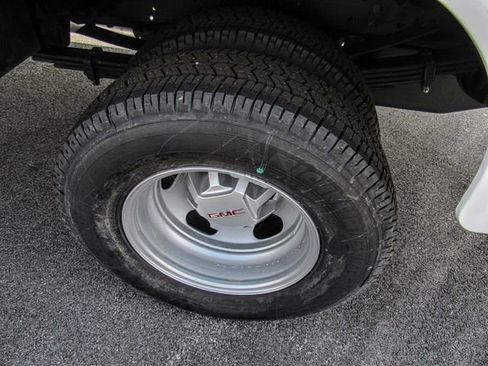 New 2025 GMC Sierra 3500 Pro w/ Convenience Package image 16