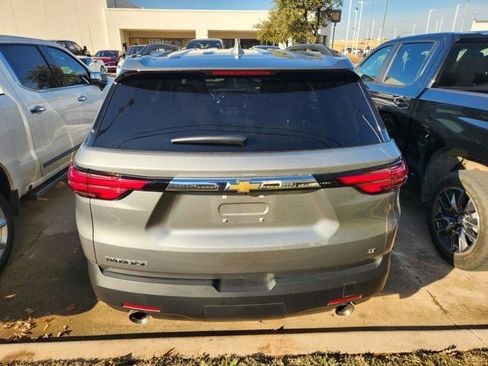 Used 2023 Chevrolet Traverse LT image 5