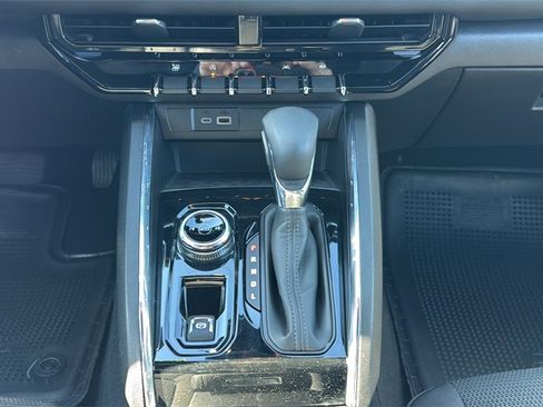 Used 2024 GMC Canyon Elevation image 15