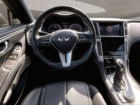 Used 2018 INFINITI Q60 3.0t Luxe image 9