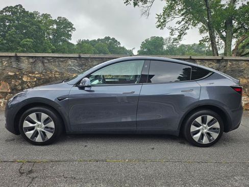 Used 2023 Tesla Model Y Long Range AWD/4WD image 8