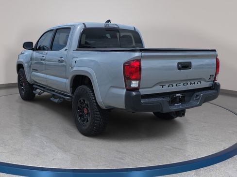 Used 2021 Toyota Tacoma SR5 RWD image 8