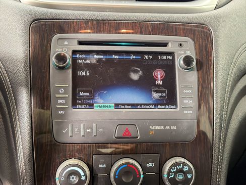 Used 2016 Chevrolet Traverse LT w/ Style and Technology Package image 20