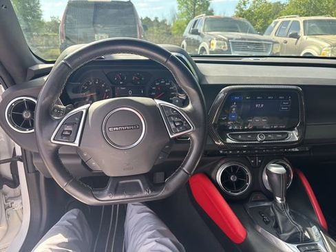 Used 2022 Chevrolet Camaro LT w/ RS Package image 10