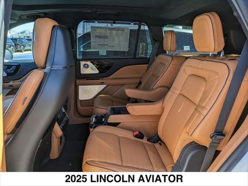New 2025 Lincoln Aviator Black Label w/ Black Label Special Edition AWD/4WD image 12