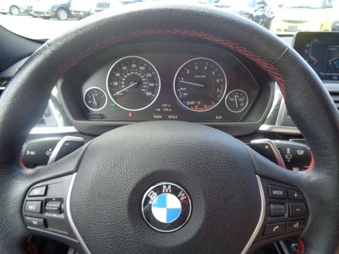 Used 2017 BMW 330i xDrive Sedan AWD/4WD image 32