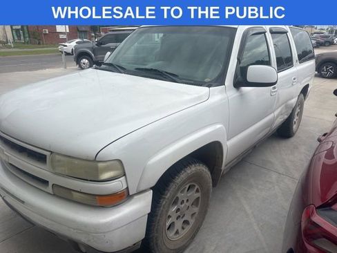 Used 2004 Chevrolet Suburban Z71 w/ Preferred Equipment Group AWD/4WD image 2