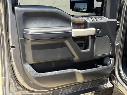Used 2021 Ford F250 Lariat w/ Lariat Value Package AWD/4WD image 19