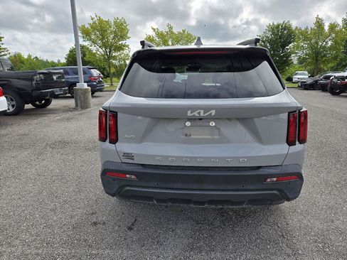 Used 2022 Kia Sorento S AWD/4WD image 6